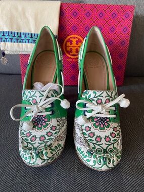 Tory Burch 4.3inch Garden Party Pump - size 10